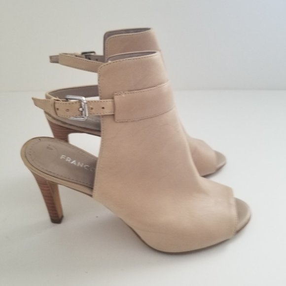 Stacked heel nude bootie - Picture 2 of 3